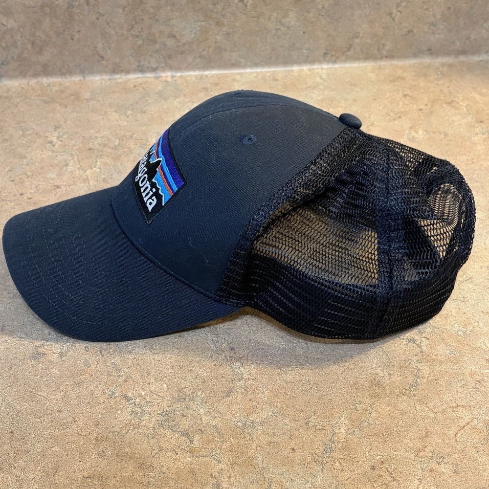 Patagonia P-6 Logo Trucker Hat Black Womens One Size Mesh Fitz Roy Baseball Cap - Picture 2 of 7